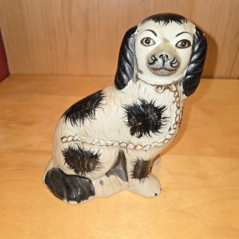 Vintage Staffordshire Blk & Wht Spaniel Dog Figurine - Picture 2 of 11